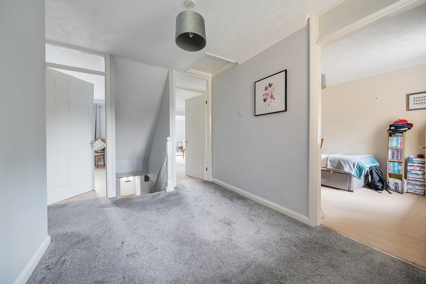 4 bedroom House for Sale Coppice Mead, Stotfold, Bedfordshire