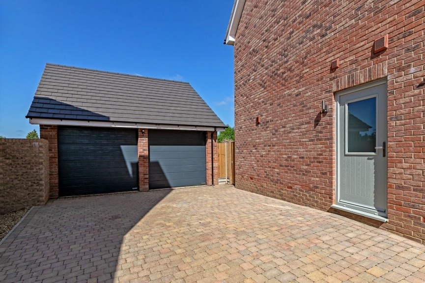 5 bedroom House for Sale Maulden