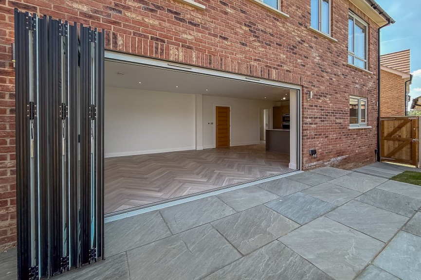 5 bedroom House for Sale Maulden