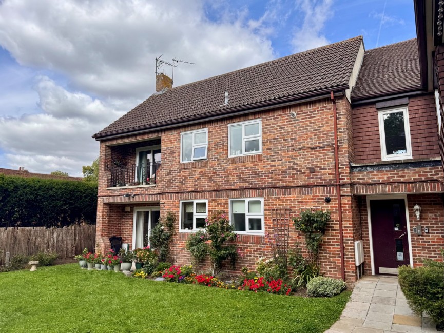 2 bedroom Flat for Sale Riddell Gardens, Baldock, Hertfordshire