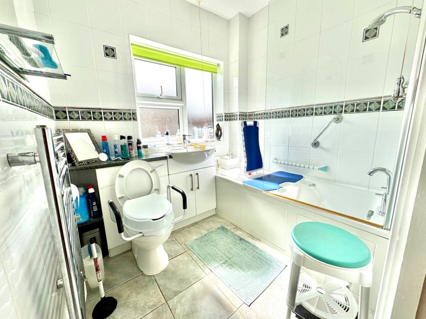 2 bedroom Flat for Sale Riddell Gardens, Baldock, Hertfordshire