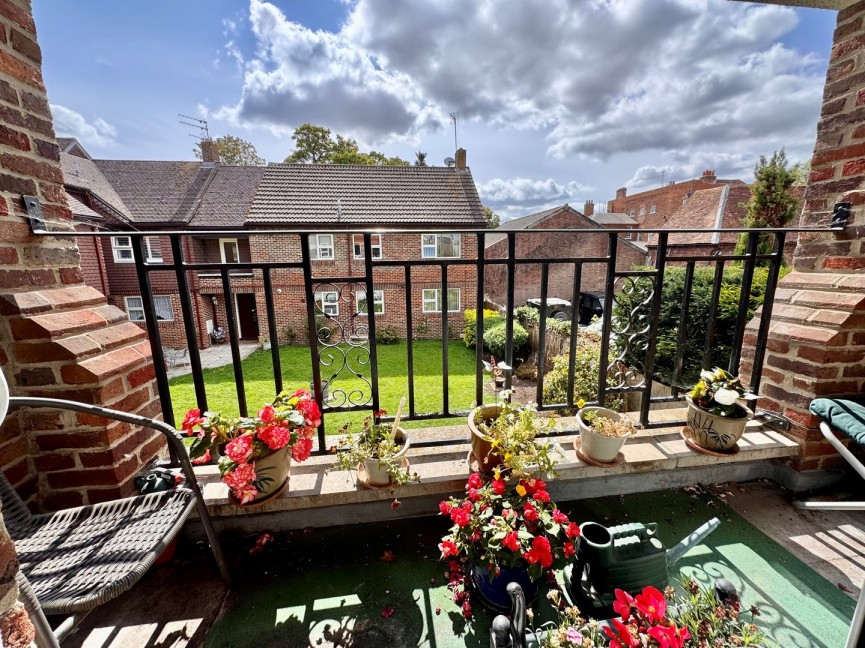 2 bedroom Flat for Sale Riddell Gardens, Baldock, Hertfordshire