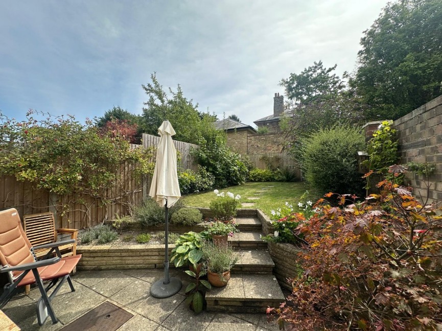 3 bedroom House for Sale Garden Lane, Royston, Hertfordshire
