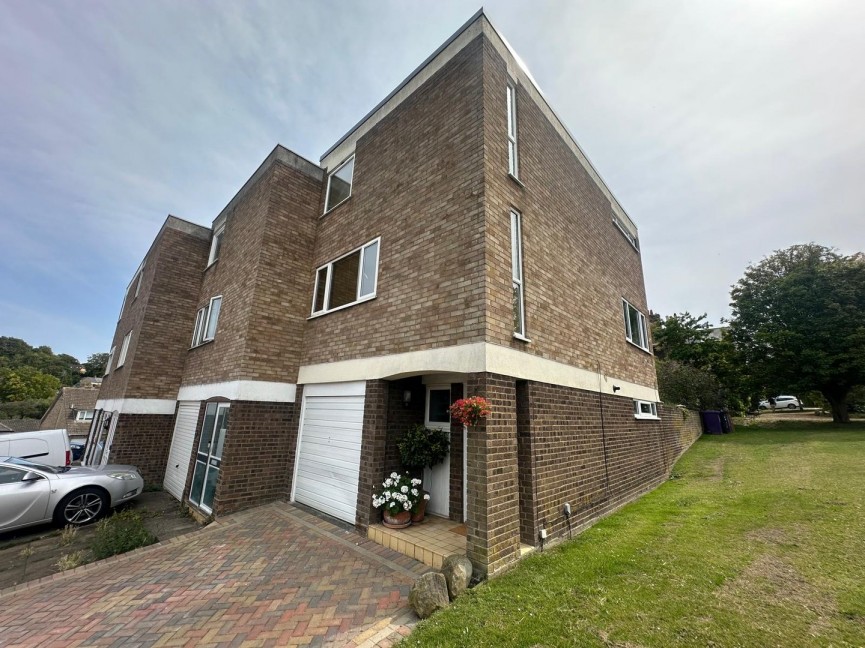 3 bedroom House for Sale Garden Lane, Royston, Hertfordshire