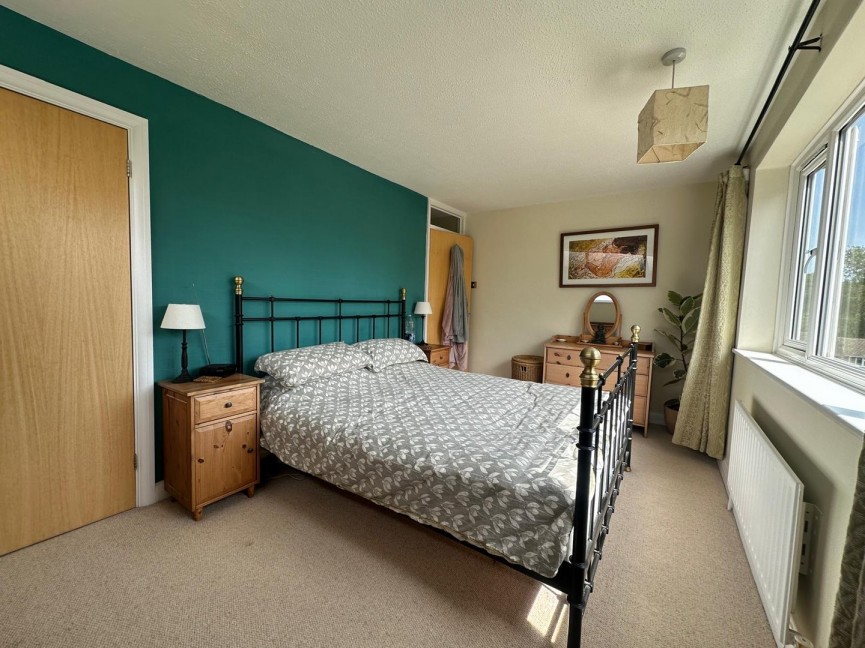 3 bedroom House for Sale Garden Lane, Royston, Hertfordshire