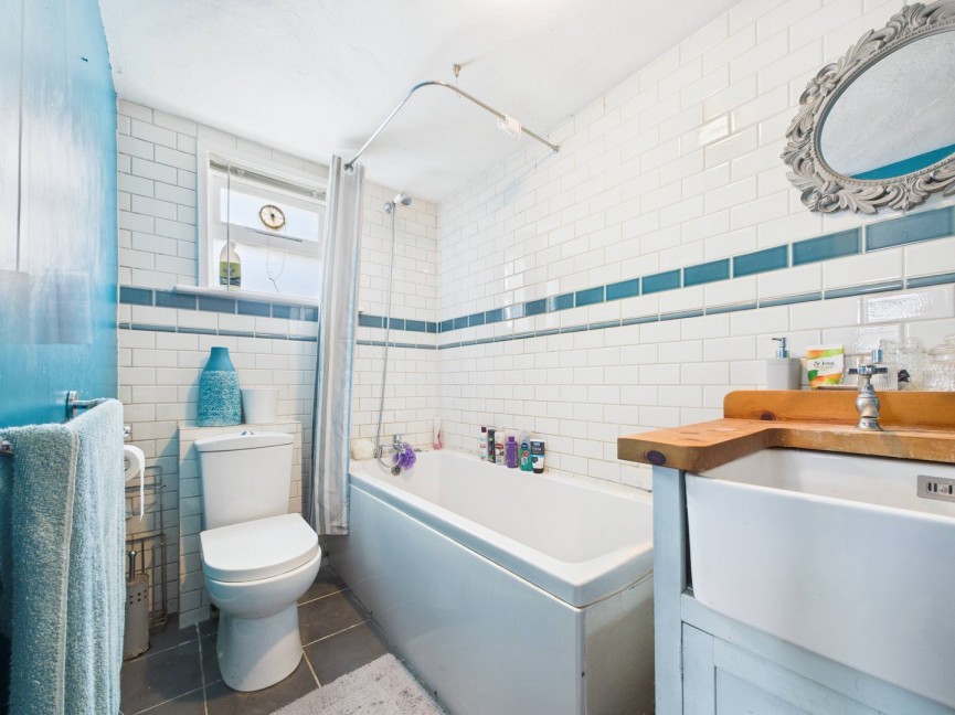 2 bedroom House for Sale Royston Road, Litlington Royston, Hertfordshire