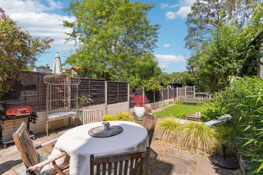 2 bedroom House for Sale Oughton Head Way, Hitchin, Hertfordshire