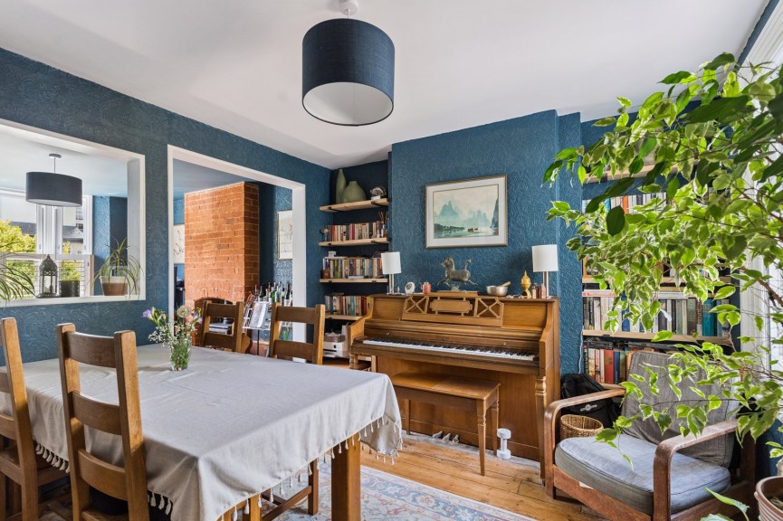 2 bedroom House for Sale Oughton Head Way, Hitchin, Hertfordshire