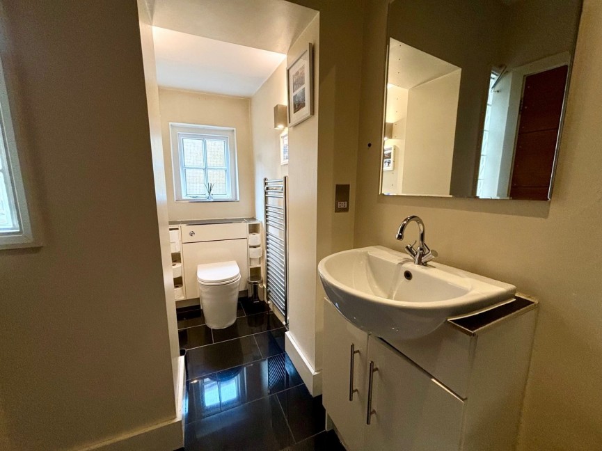 2 bedroom Flat for Sale Church Street, Baldock, Hertfordshire