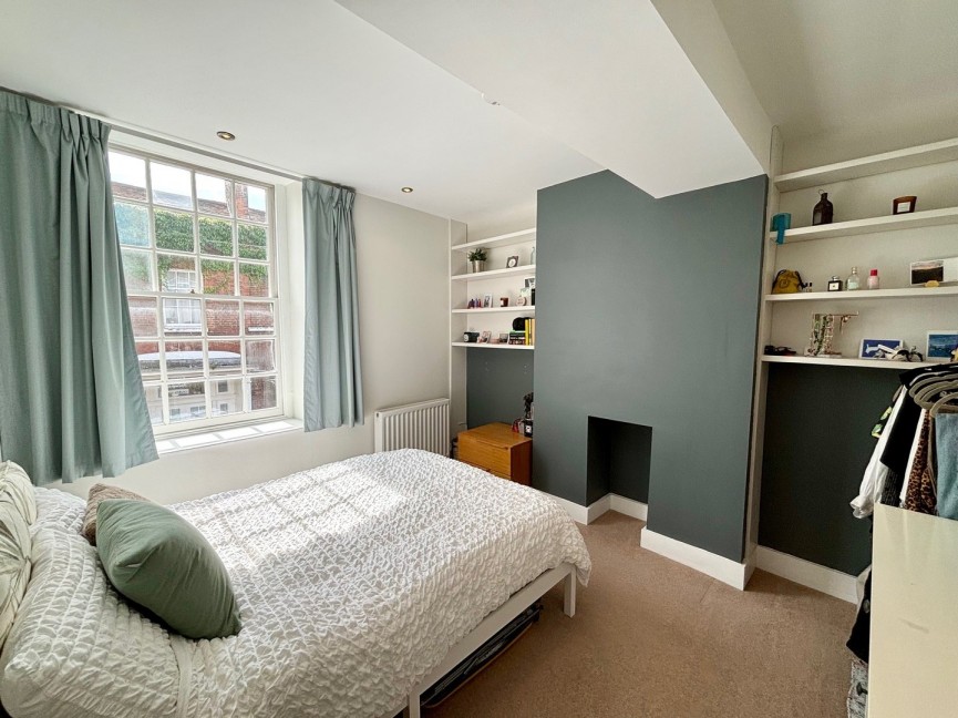 2 bedroom Flat for Sale Church Street, Baldock, Hertfordshire