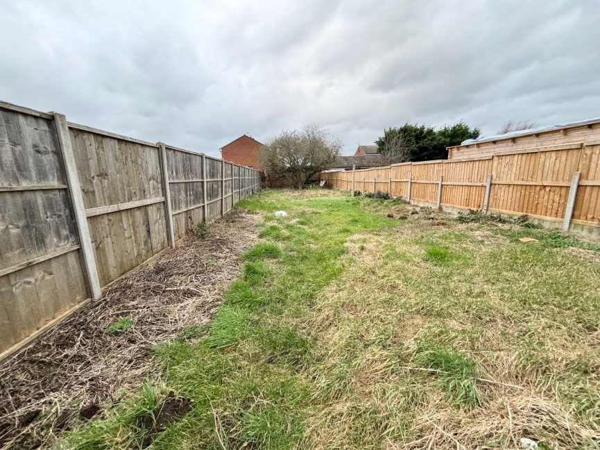 2 bedroom House for Letting Potton Road, Biggleswade, Bedfordshire