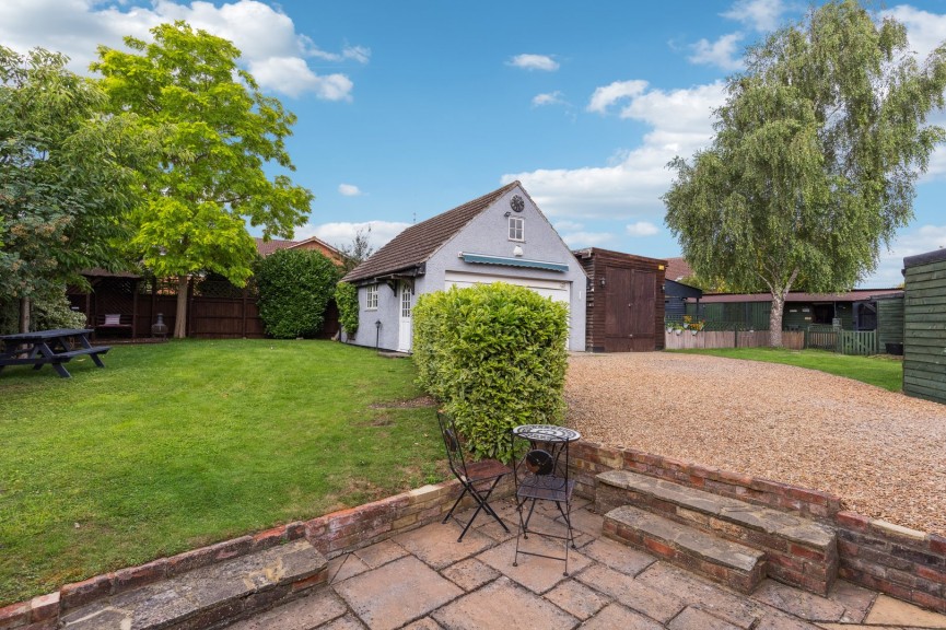 2 bedroom House for Sale High Street, Arlesey, Bedfordshire