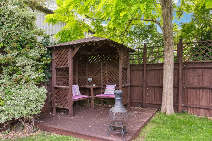 2 bedroom House for Sale High Street, Arlesey, Bedfordshire