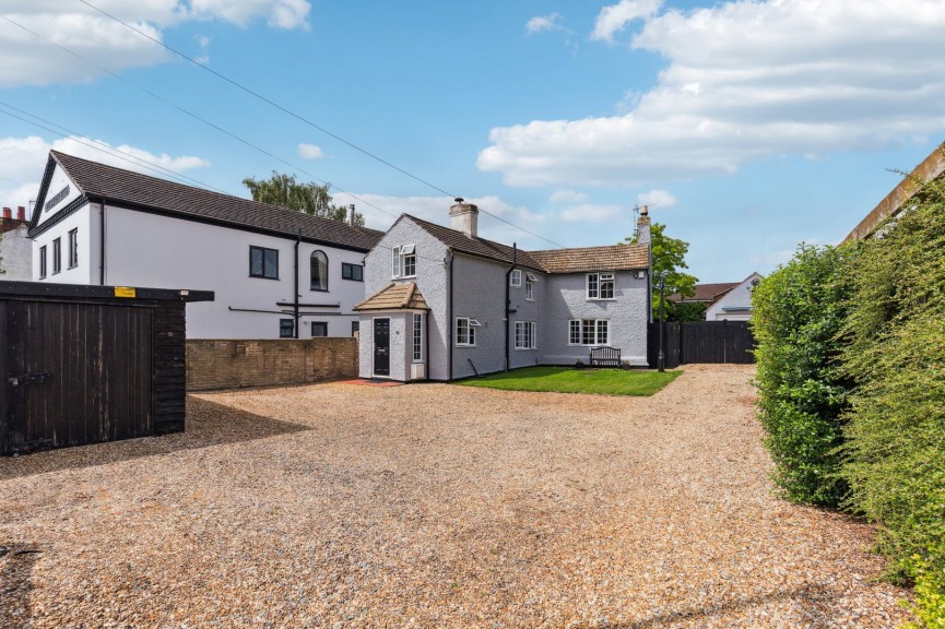 2 bedroom House for Sale High Street, Arlesey, Bedfordshire