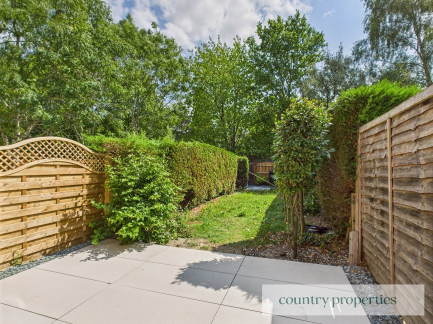 2 bedroom House for Letting Longcroft Gardens, Welwyn Garden City, Hertfordshire