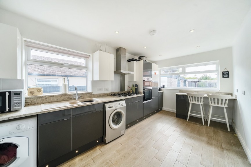 2 bedroom Bungalow for Sale Station Road, Flitwick, Bedfordshire
