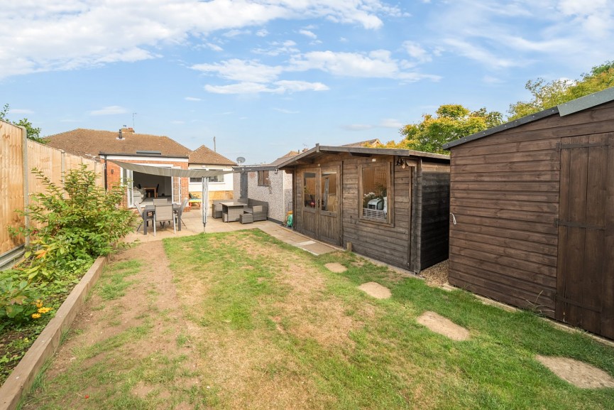 2 bedroom Bungalow for Sale Station Road, Flitwick, Bedfordshire
