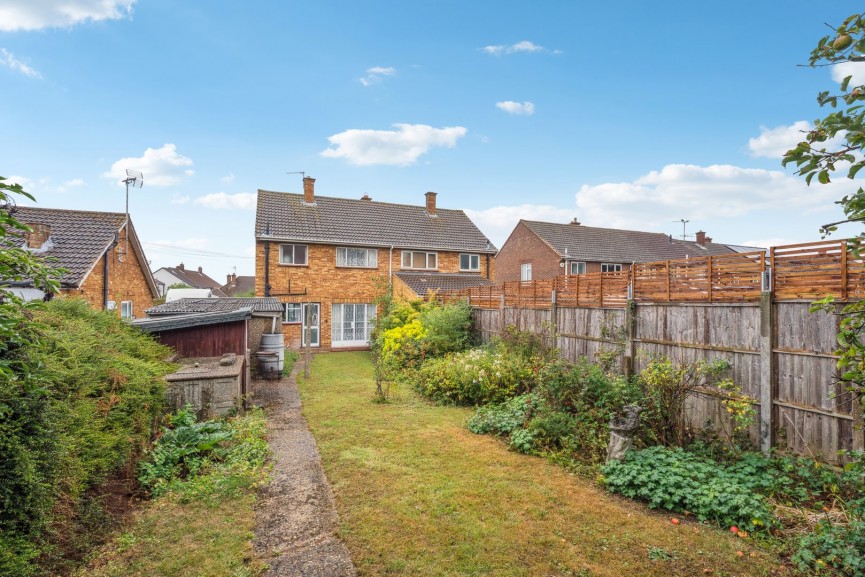 3 bedroom House for Sale Wellingham Avenue, Hitchin, Hertfordshire