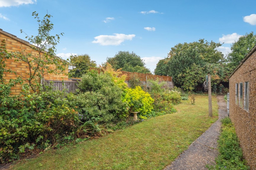 3 bedroom House for Sale Wellingham Avenue, Hitchin, Hertfordshire