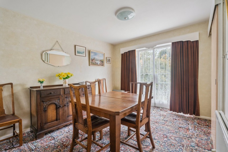 3 bedroom House for Sale Wellingham Avenue, Hitchin, Hertfordshire