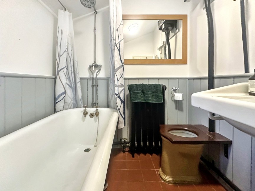 4 bedroom House for Sale Old North Road, Royston, Hertfordshire