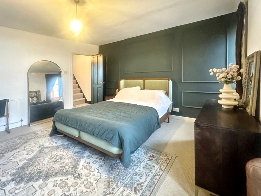 4 bedroom House for Sale Old North Road, Royston, Hertfordshire