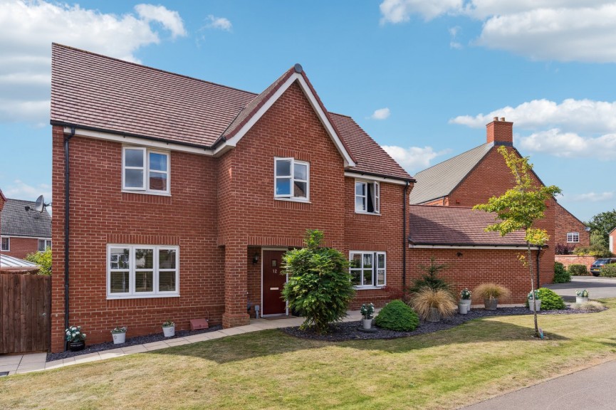 4 bedroom House for Sale Saxon Field, Shefford, Bedfordshire