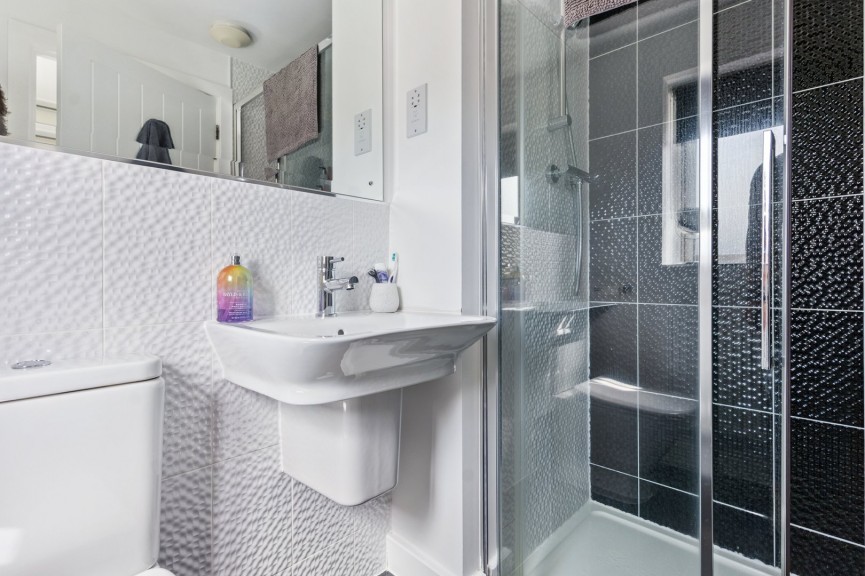 4 bedroom House for Sale Saxon Field, Shefford, Bedfordshire