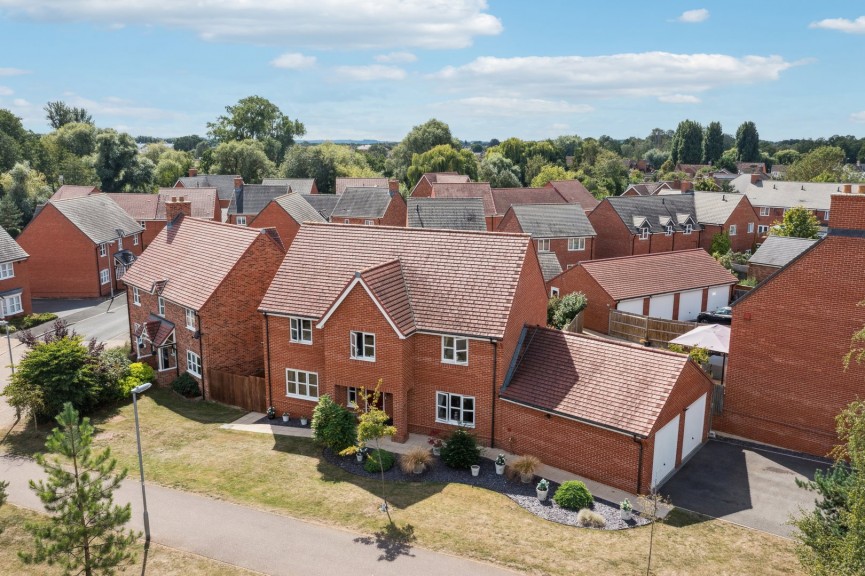 4 bedroom House for Sale Saxon Field, Shefford, Bedfordshire
