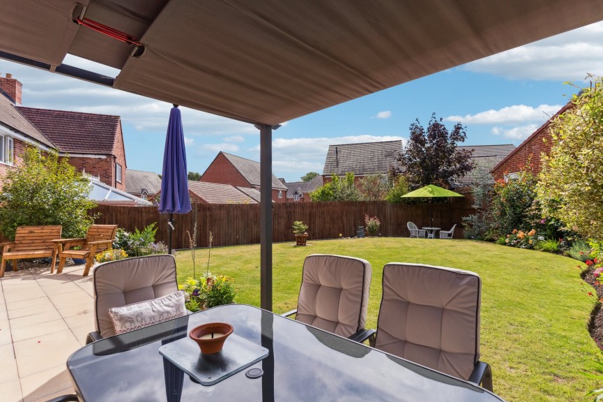 4 bedroom House for Sale Saxon Field, Shefford, Bedfordshire