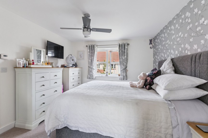 4 bedroom House for Sale Saxon Field, Shefford, Bedfordshire