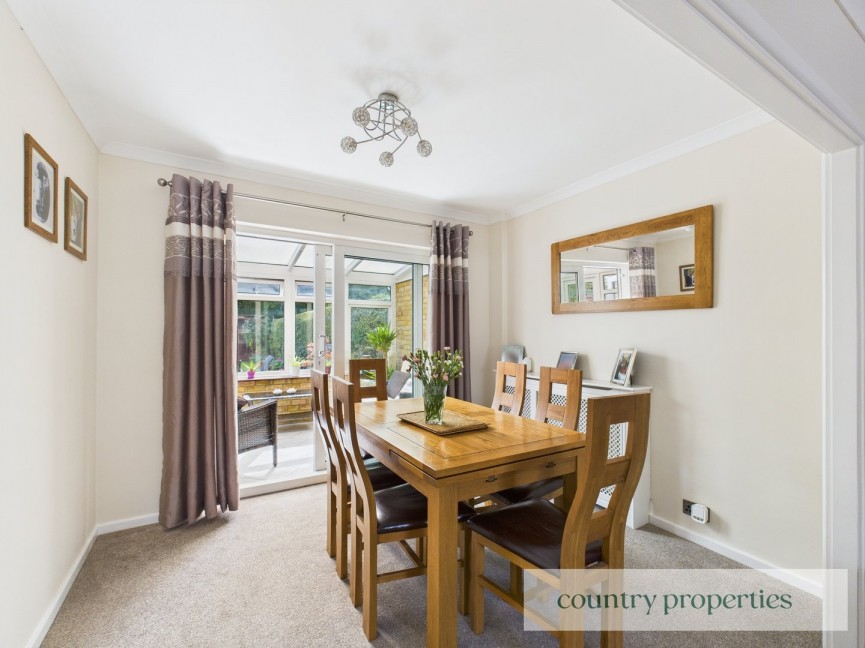 3 bedroom House for Sale Thistle Grove, Welwyn Garden City, Hertfordshire