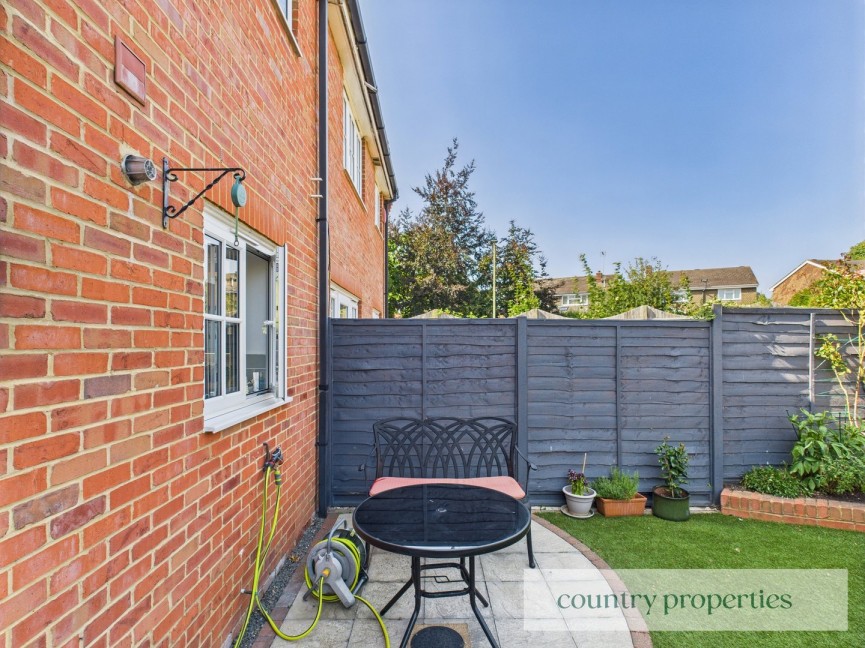 3 bedroom House for Sale Welwyn Hall Gardens, Welwyn, Hertfordshire