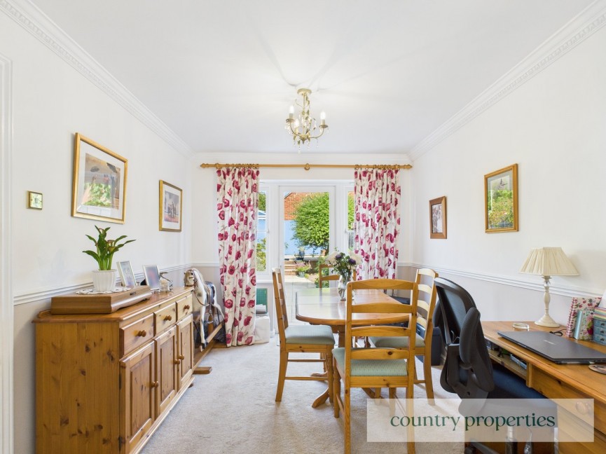 3 bedroom House for Sale Welwyn Hall Gardens, Welwyn, Hertfordshire