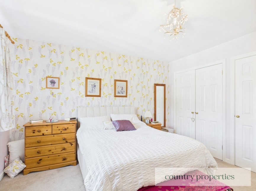 3 bedroom House for Sale Welwyn Hall Gardens, Welwyn, Hertfordshire