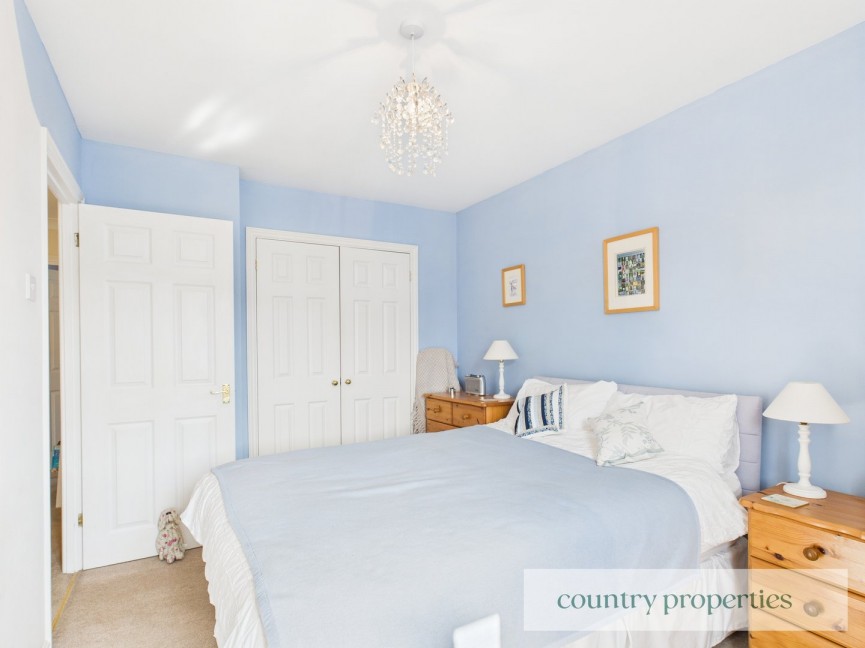 3 bedroom House for Sale Welwyn Hall Gardens, Welwyn, Hertfordshire