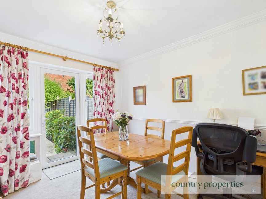 3 bedroom House for Sale Welwyn Hall Gardens, Welwyn, Hertfordshire