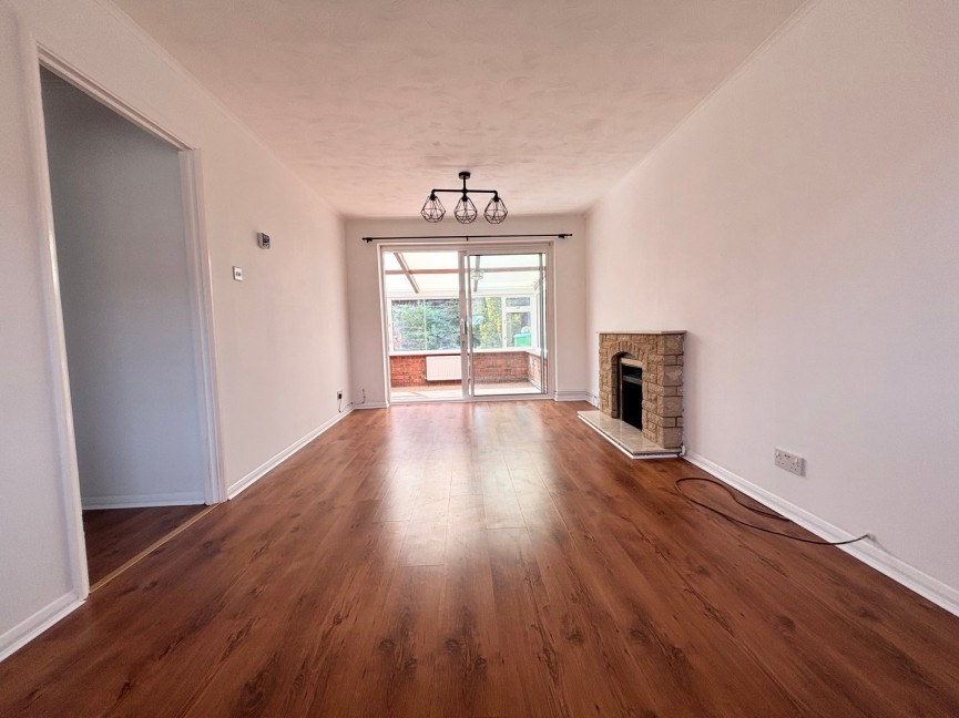 2 bedroom Bungalow for Letting Larkins Close, Baldock, Hertfordshire