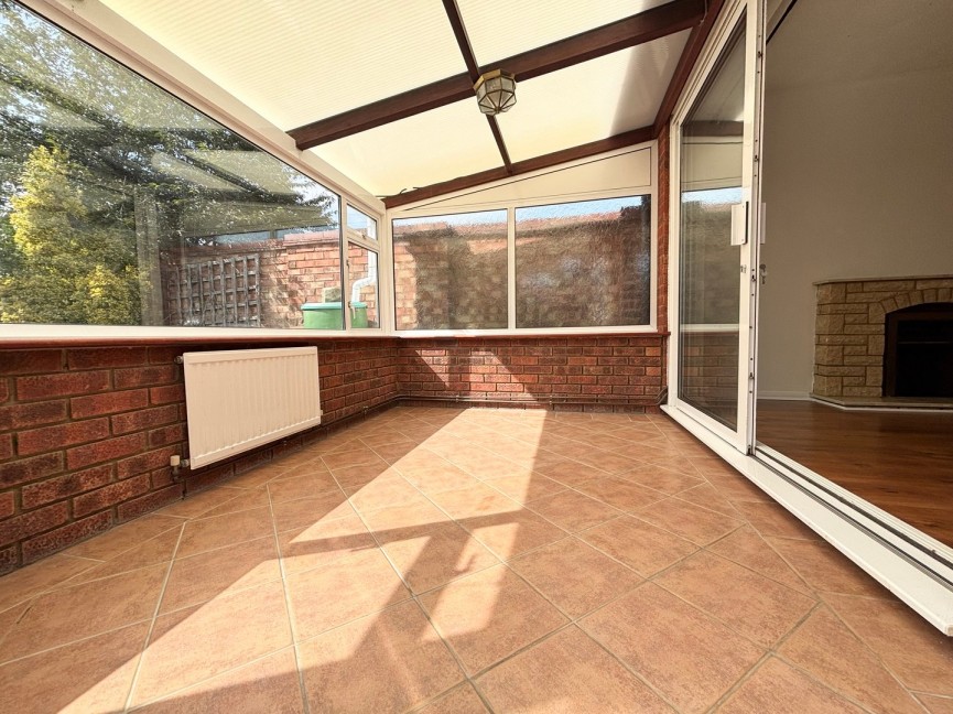 2 bedroom Bungalow for Letting Larkins Close, Baldock, Hertfordshire