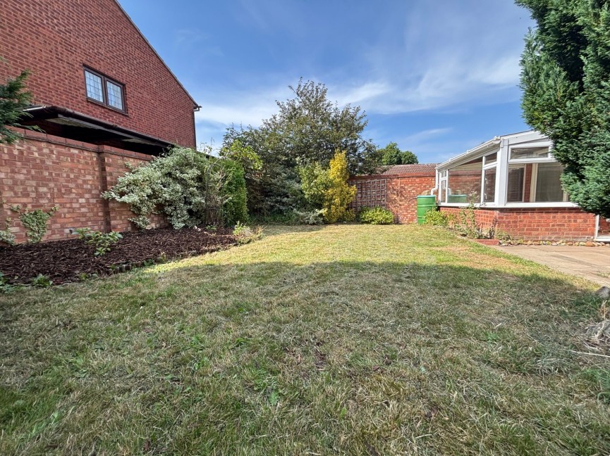 2 bedroom Bungalow for Letting Larkins Close, Baldock, Hertfordshire