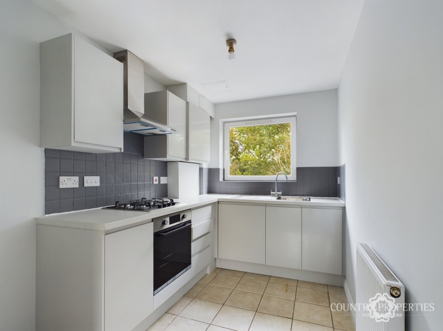 2 bedroom Flat for Sale Eddington Crescent, Welwyn Garden City, Hertfordshire