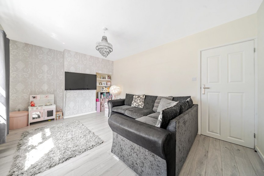 2 bedroom House for Sale Olympus Road, Henlow, Bedfordshire