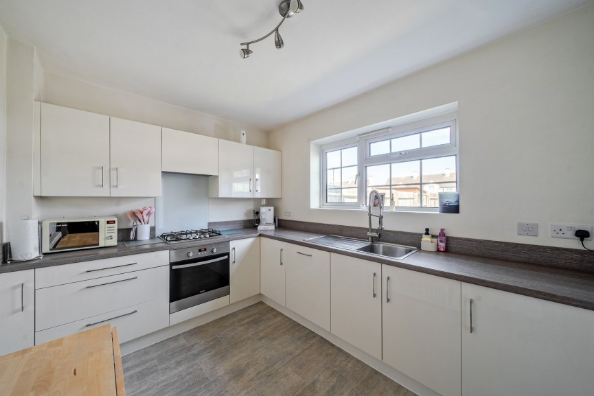 2 bedroom House for Sale Olympus Road, Henlow, Bedfordshire