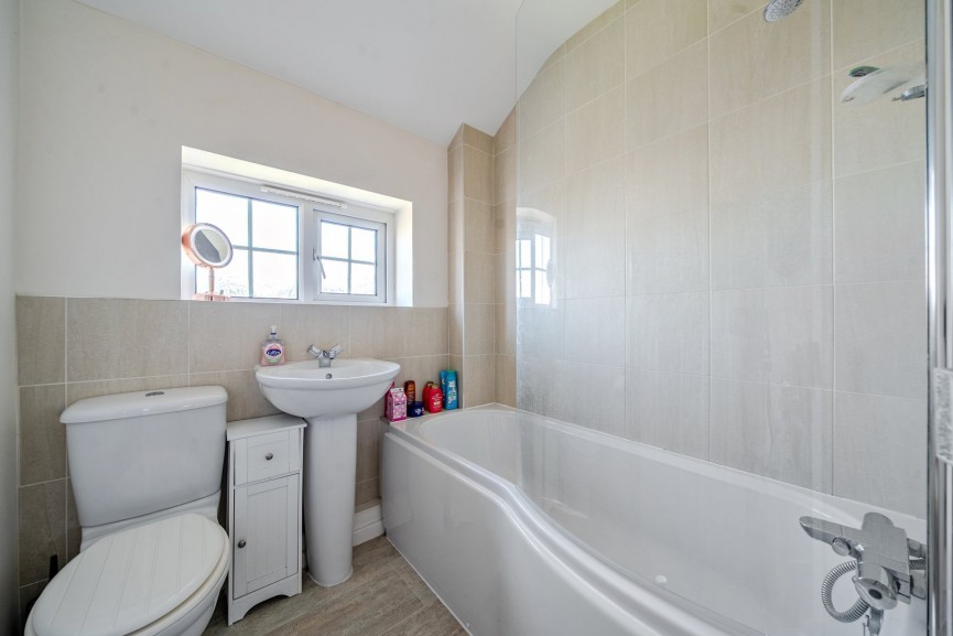 2 bedroom House for Sale Olympus Road, Henlow, Bedfordshire