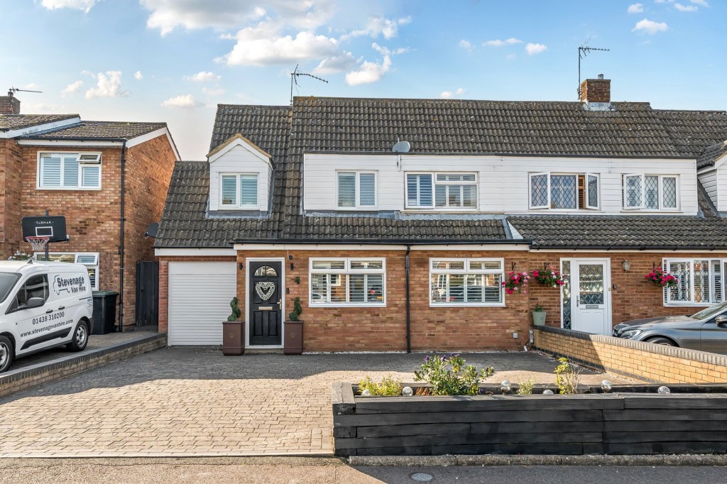 Chase Close, Arlesey, Bedfordshire