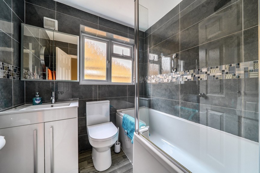 3 bedroom Bungalow for Sale Lincoln Way, Harlington, Bedfordshire