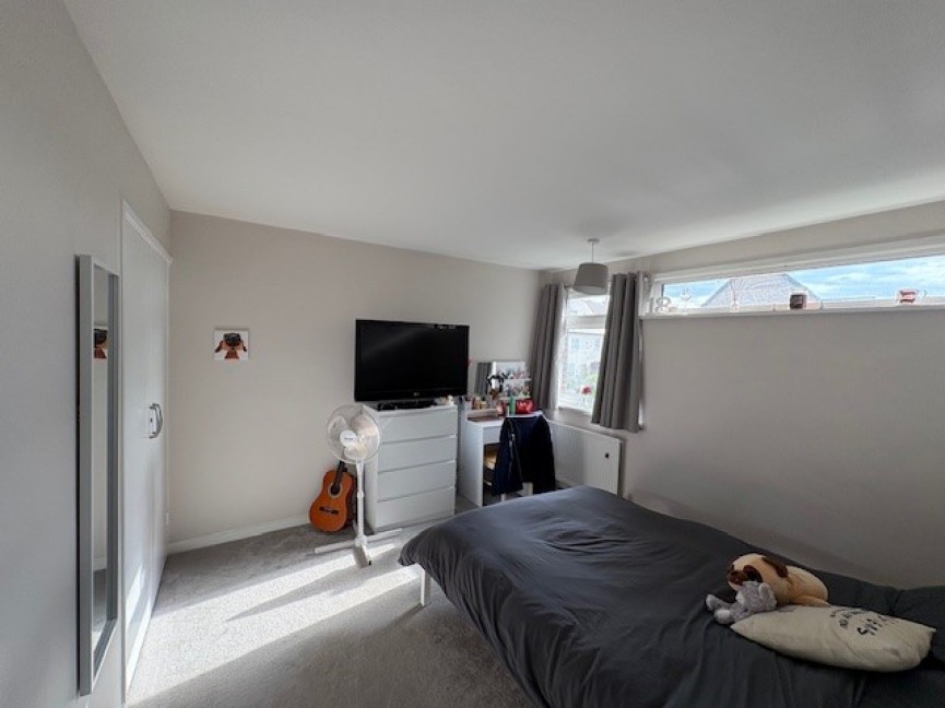 3 bedroom House for Letting Oak Drive, Henlow, Bedfordshire