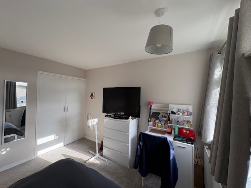 3 bedroom House for Letting Oak Drive, Henlow, Bedfordshire