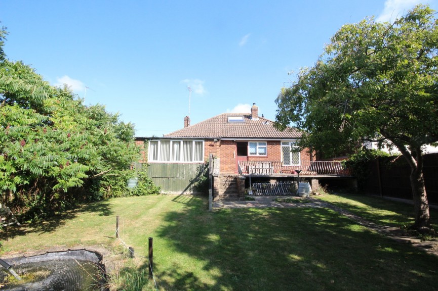 2 bedroom Bungalow for Sale Longmead, Letchworth Garden City, Hertfordshire