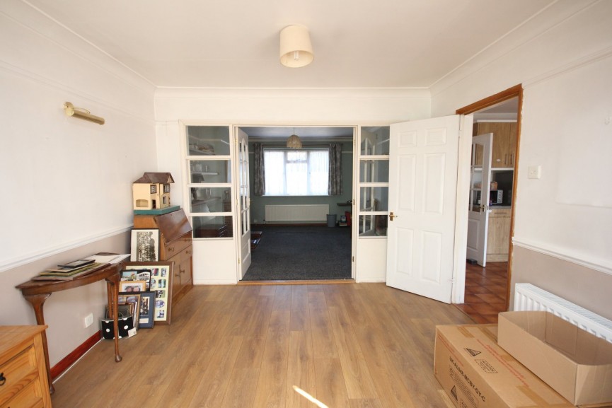 2 bedroom Bungalow for Sale Longmead, Letchworth Garden City, Hertfordshire